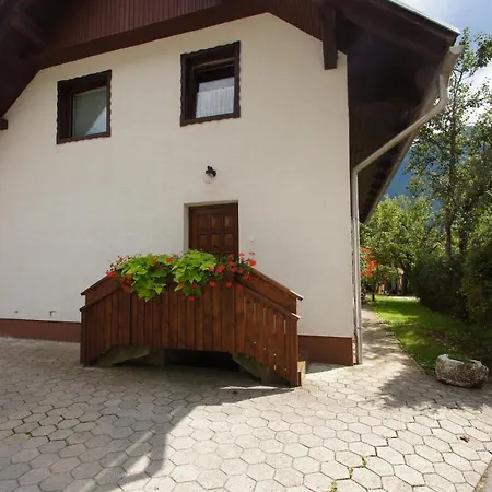 Apartma Hkavc Markez *