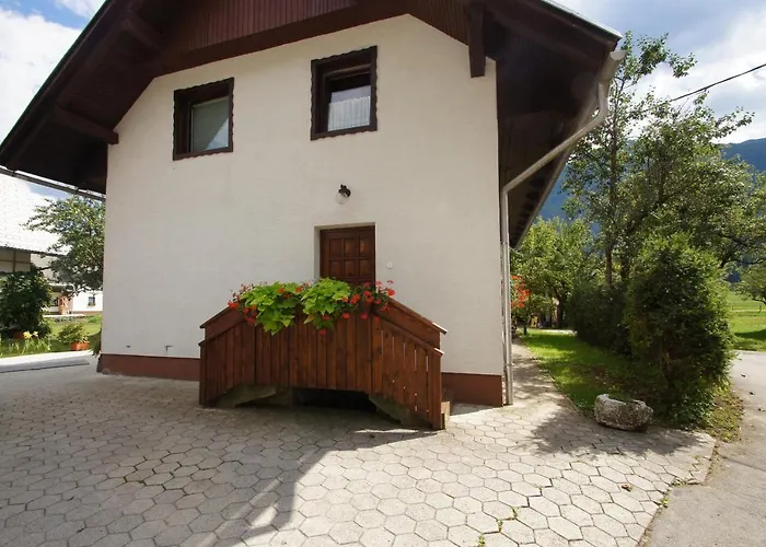 Apartma Hkavc Markez *