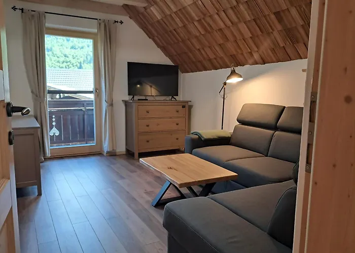 Apartma Hkavc Markez בוהין